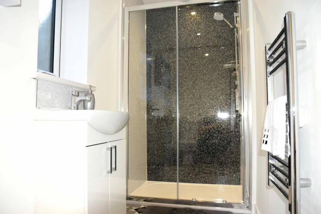 Rammal Lodge - Entire Home, Self Catering Apartment In Inverness Exteriör bild
